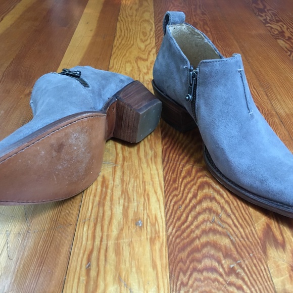 Frye Sacha Moto Shootie Ankle Boot (6) - Picture 4 of 7